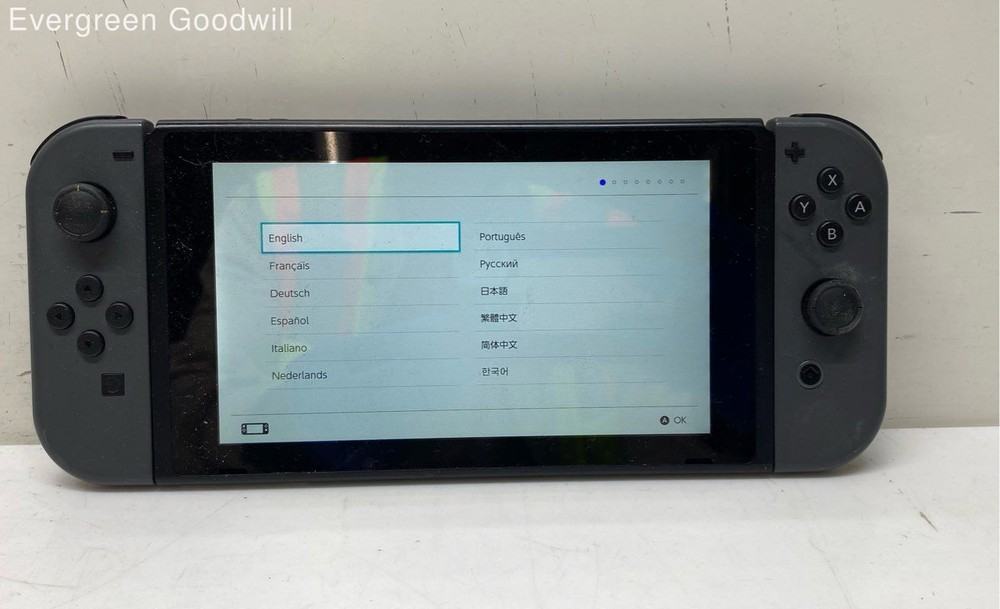 Nintendo Switch 32GB Gray Console w/ Gray Joy-Con Controllers