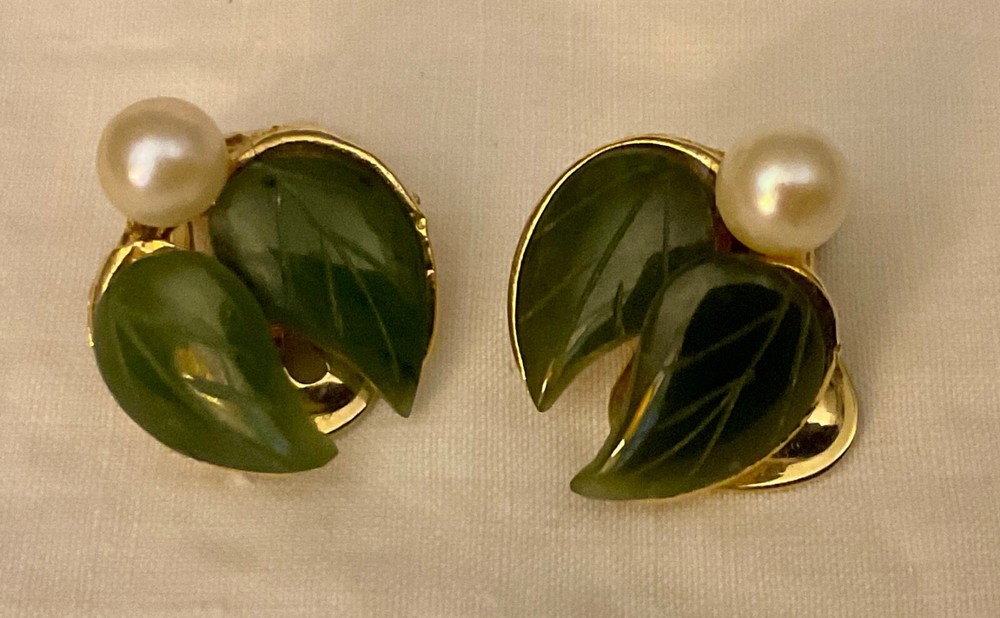 Vintage Swoboda Jade Leaf Pearl Clip Earrings