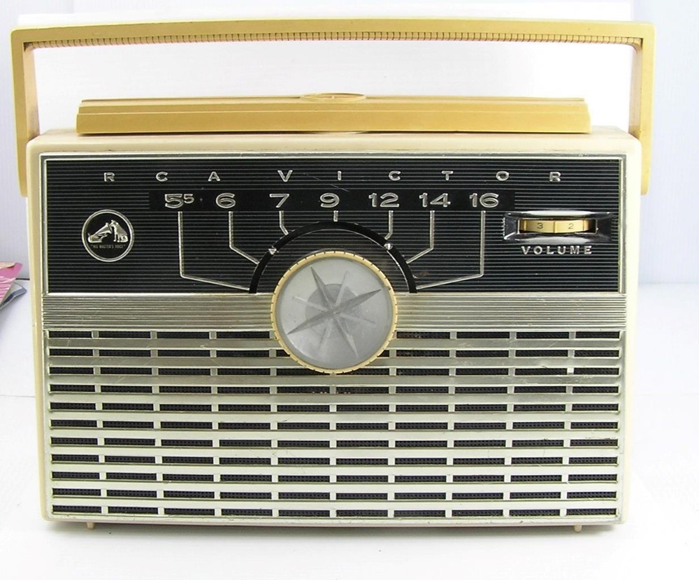 VINTAGE PORTABLE RCA VICTOR TUBE AC/DC RADIO MODEL #1-BX-78-TESTED WORKING-image