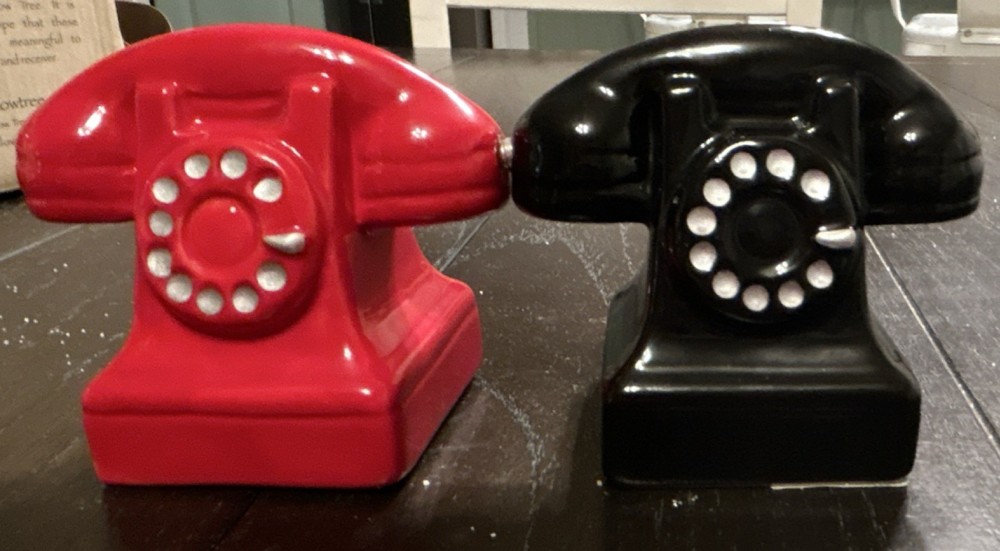 Pacific Giftware Telephone Salt & Pepper Shakers Red Black Ceramic Novelty Set