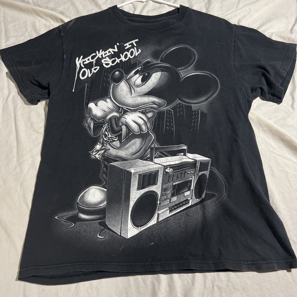 Disney Mickey Mouse “Kickin’ It Old School” Black Crew Neck Men's Size Large