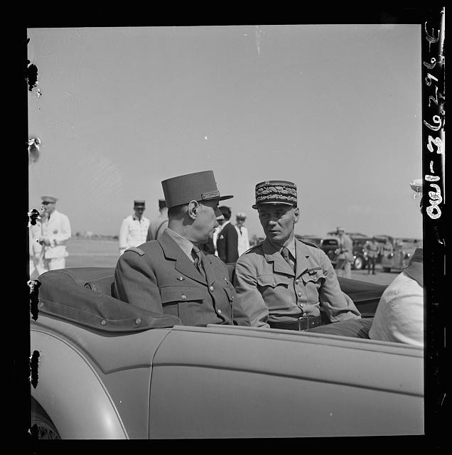 Photo:Tunis Tunisia 1943 de Gaulle General Mast Military Car Conversation