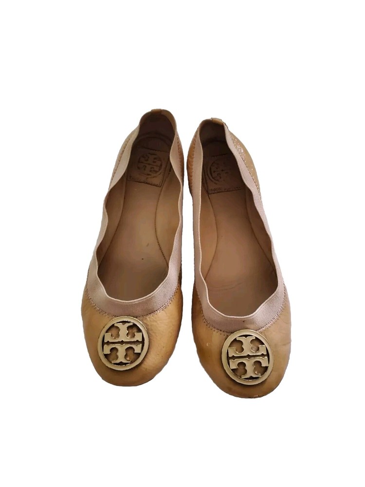 Tory Burch Flats Caroline Size 8 M Tan Beige w/ Gold Logo Ballet Women's Shoes