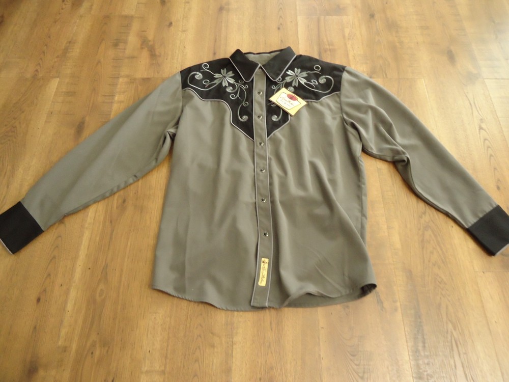 New w Tags Larry Mahan Western Cowboy Collection Shirt  Snap Size Large Bin