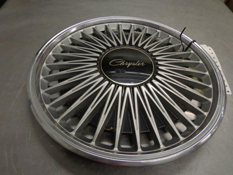 Wheel Cover HubCap 30 Vane Fits 90-92 LE BARON 207972