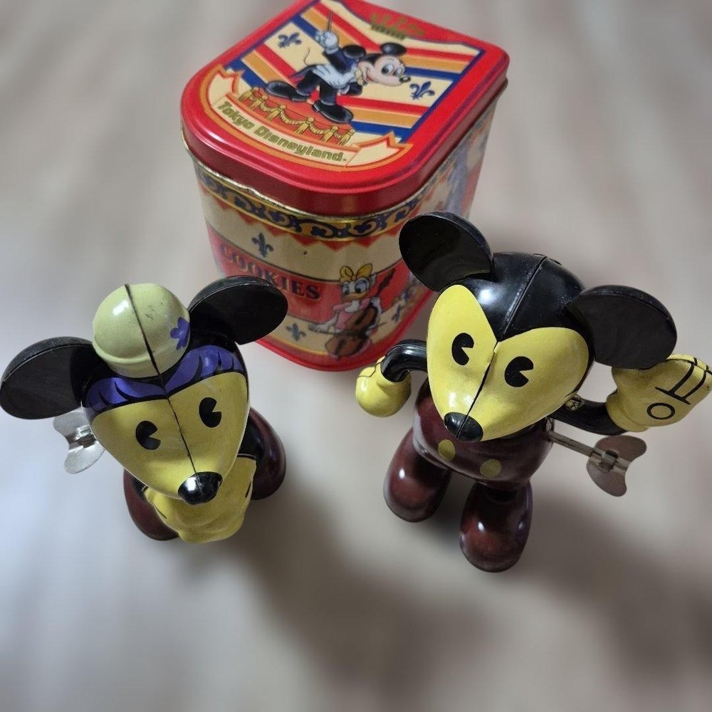 Disney Young Epoch 2 Piece Tin Toy Set with Retro Can Case #bc322a