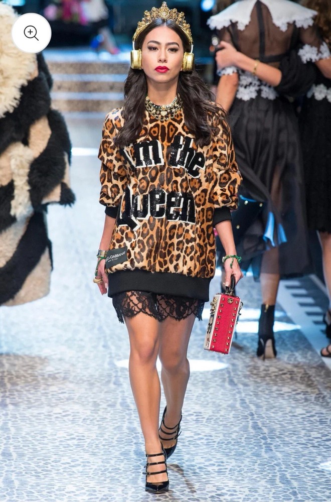 $7,890 DOLCE&GABBANA Leather With GenuineGoat Fur Graphic Pullover.I'm the queen