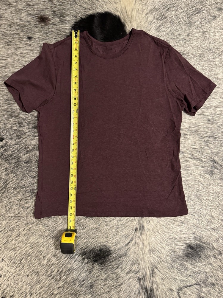 🔥 Lululemon Men’s T-Shirt – Size Large – Maroon / Burgundy