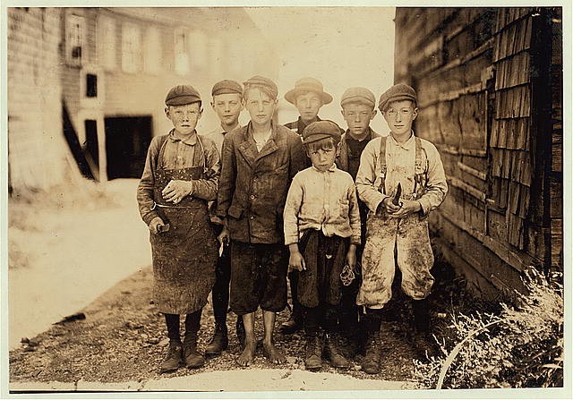 Seacoast Canning Company,Eastport,Maine,Child Labor,Lewis Wickes Hine,1911,1