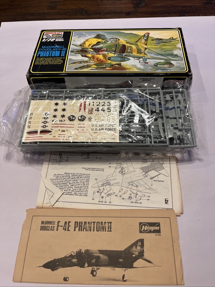 Hasegawa 1:72 F-4E Phantom II Jet Airplane Kit #JS-085 Open Box, Complete Kit