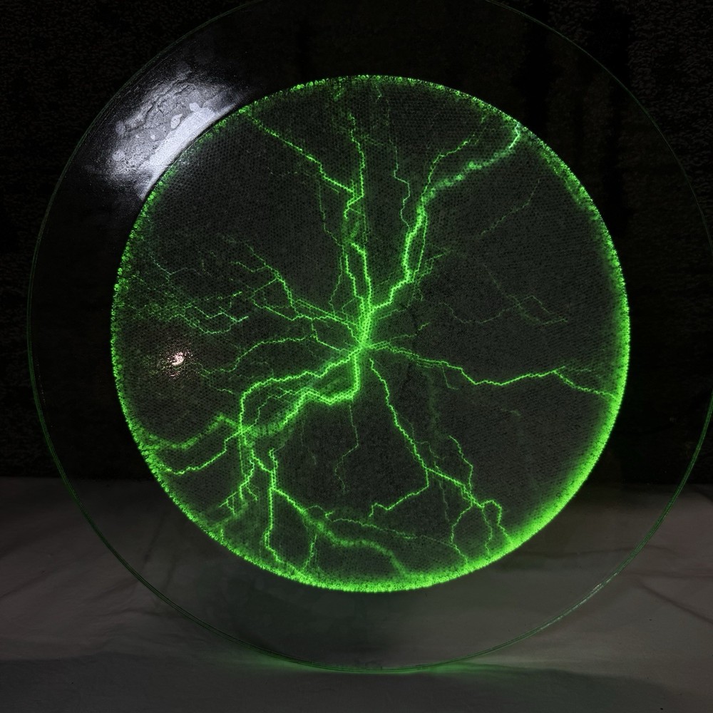 Luminglas 16 inch Green Plasma Light Touch Sound Interactive Lightnin Disk W Box
