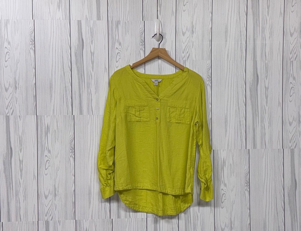 Croft & Barrow top womens size medium button up long sleeve solid yellow blouse
