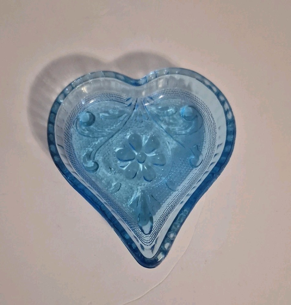 Indiana Glass Blue Tiara Heart Shape Dish UV Glow
