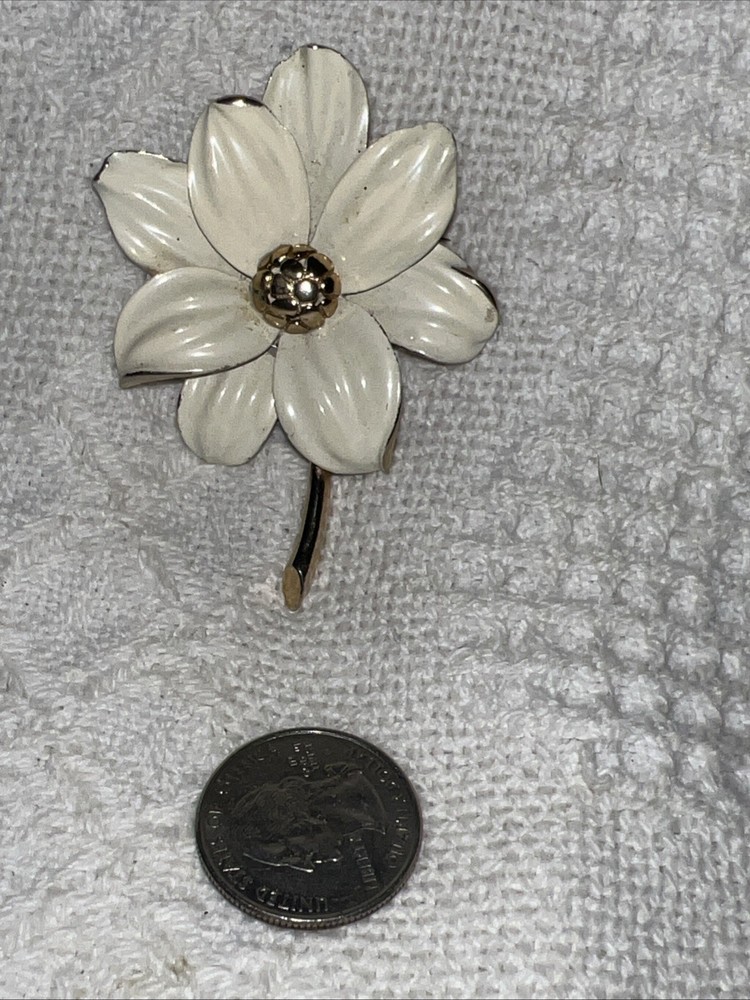 Vintage Monet Enamel Daisy Brooch White and Gold