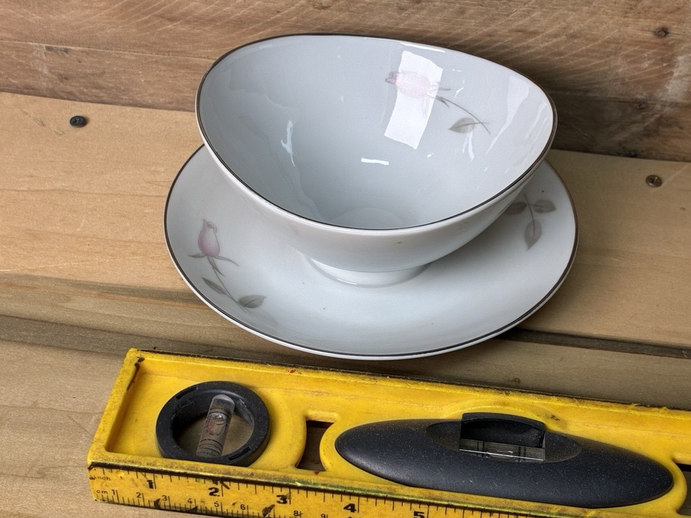 Mikasa Fine China Roxane Narumi Japan Gravy Boat W/ Attached Underplate
