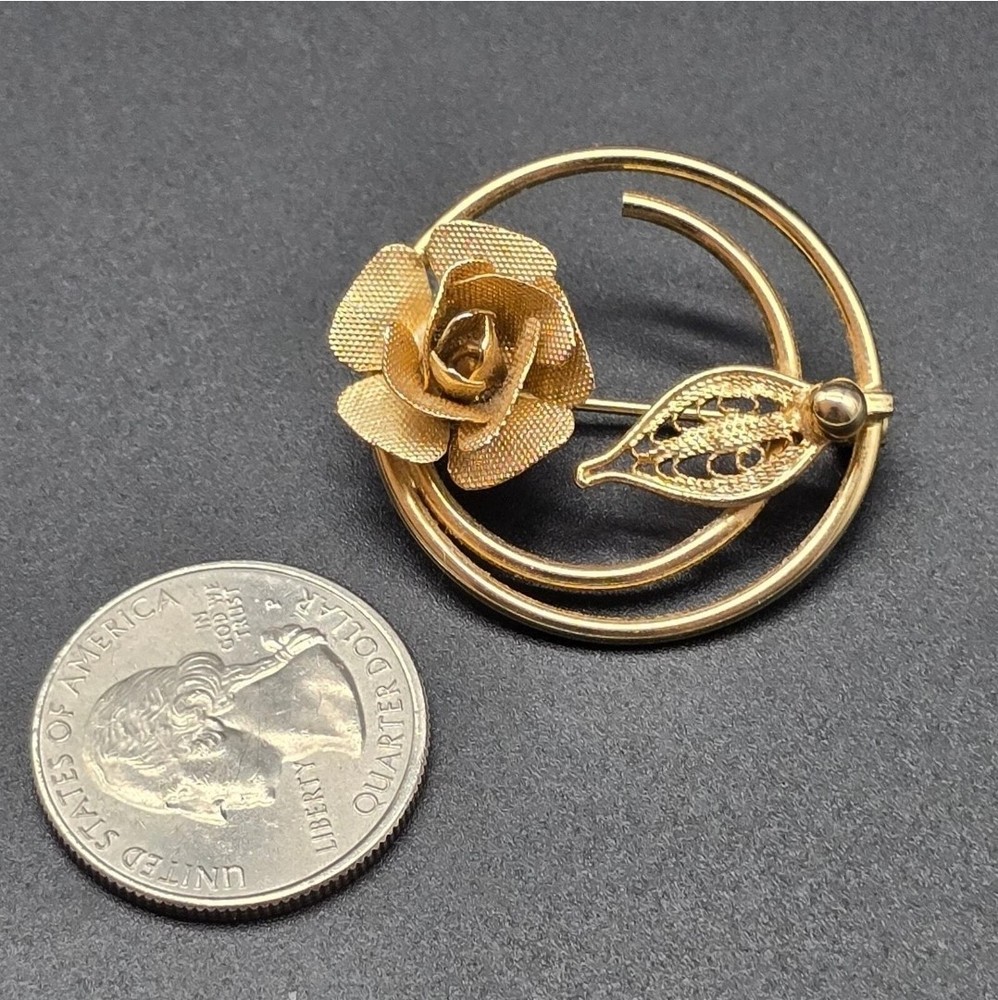 Vintage Signed Sarah Coventry Gold Tone Textured Filigree Rose Flower Brooch Pin