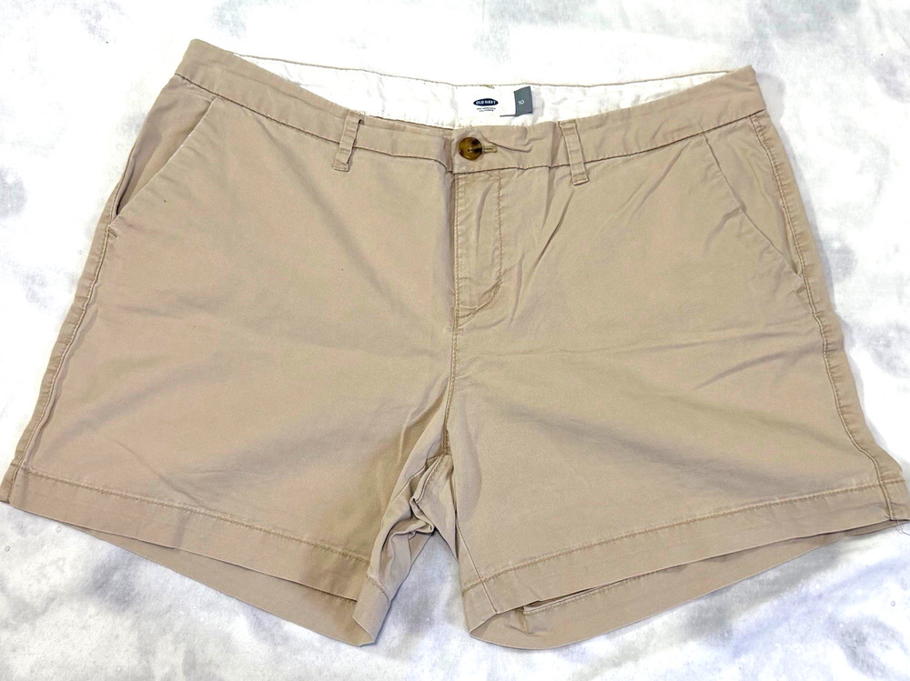 Old Navy Women’s Khaki Chino Shorts Size 10 Mid Rise Casual Summer.