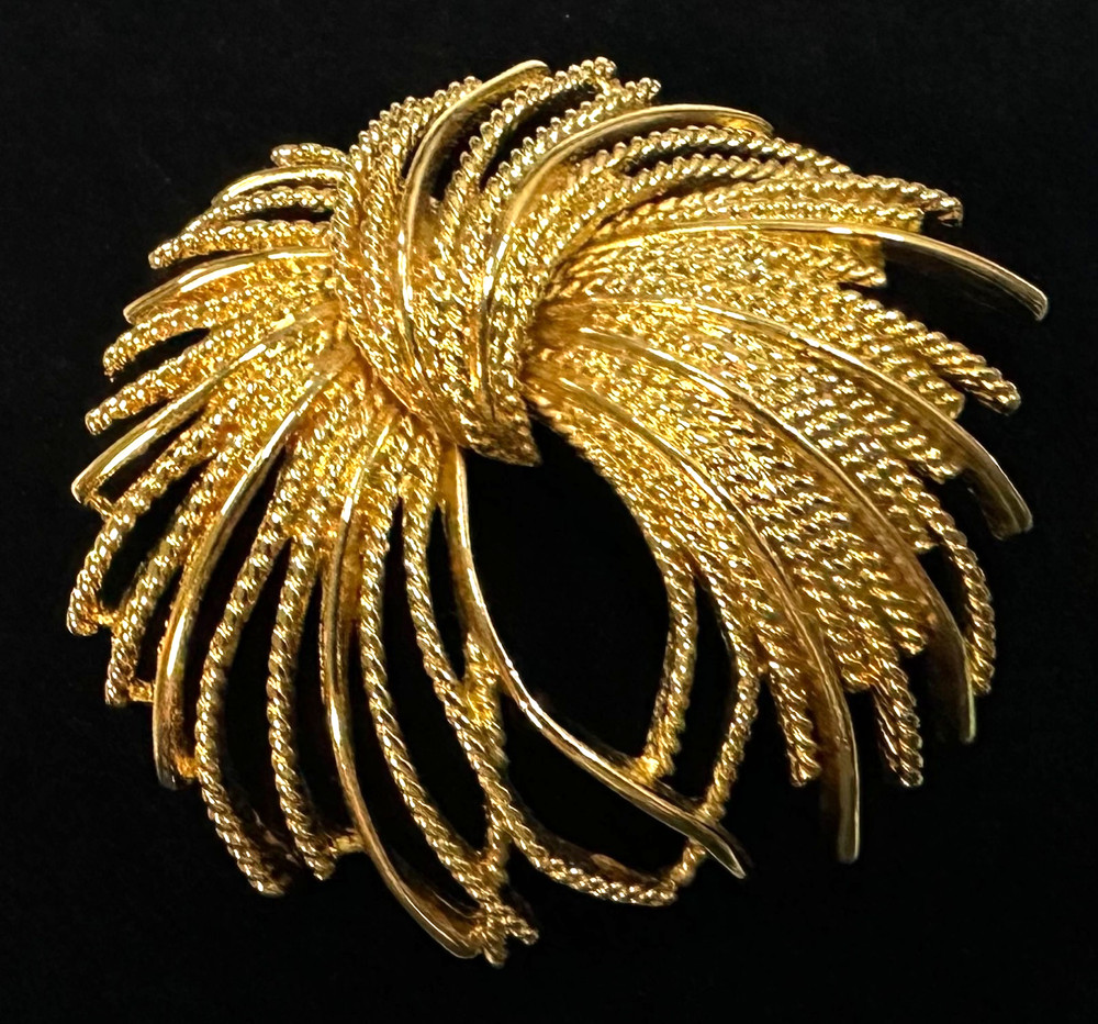 Signed MONET Cordelia Flower Vtg Costume Gold Tone Brooch Jewelry Lot I