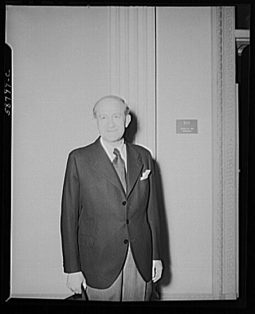 Photo:Unidentified Man 1930s 1940s Portrait in Suit Office Interior