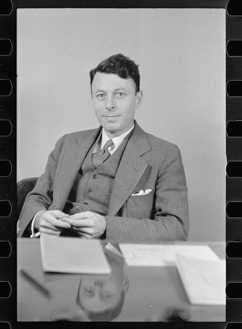 Photo:Washington DC Unidentified Man Portrait 1935 1942 Suit Desk