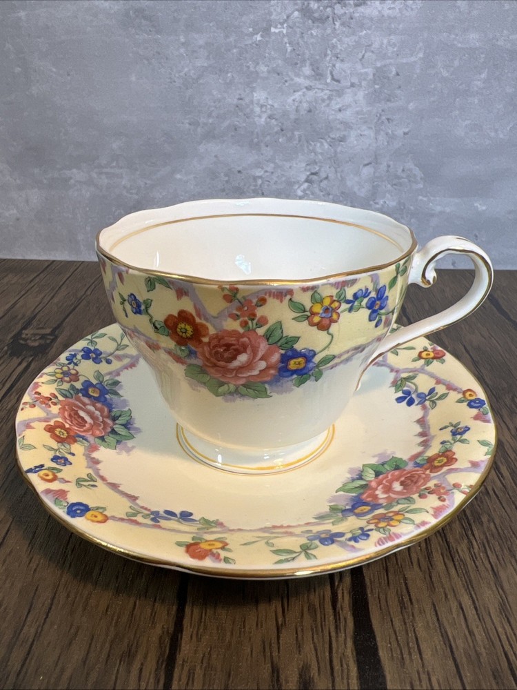 VTG Aynsley Tea Cup -Saucer  # 5195/6 Pink Roses Gold Trim Pale Yellow & White