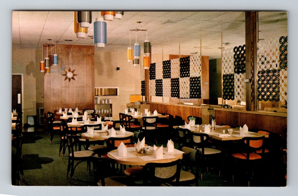 Canada- Sault Ste. Marie Ontario Pagoda Restaurant Dining Room Vintage Postcard