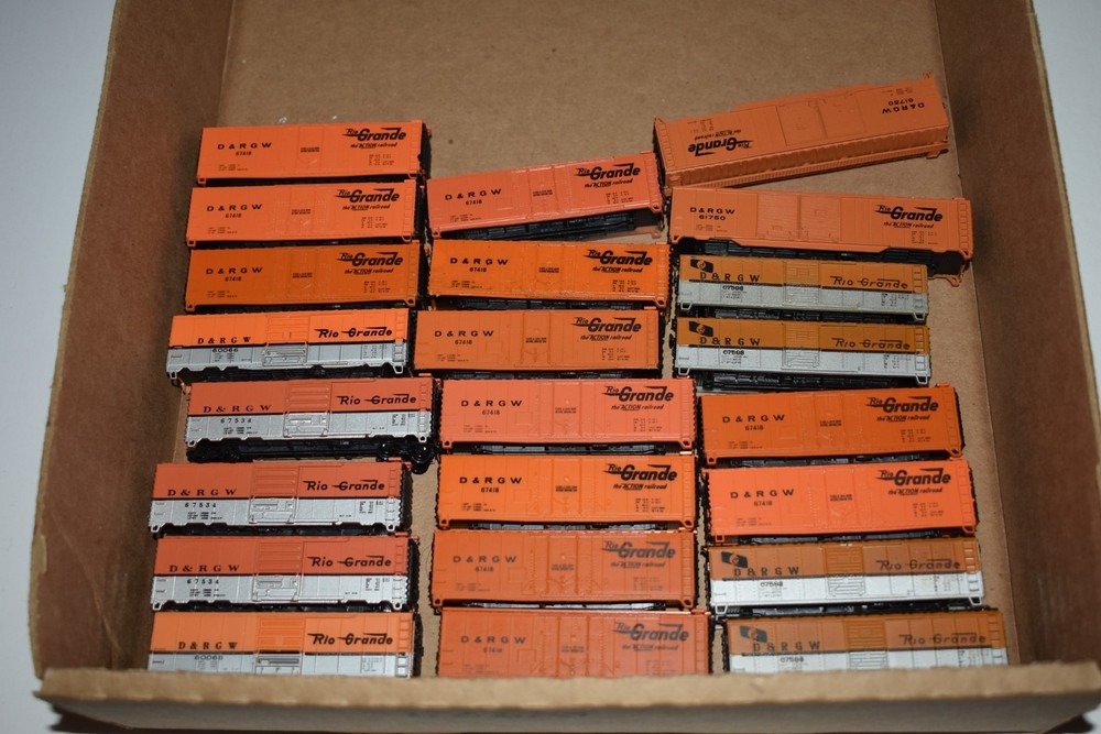 N Scale Assorted Set of 23 Rio Grande 40' Single Door Boxcars C57030