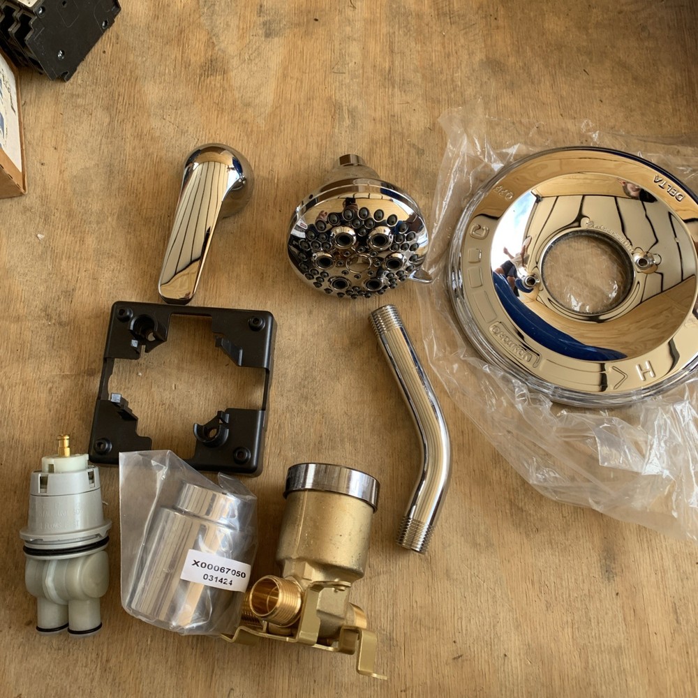 Delta Classic Single Handle 5-Spray Shower Faucet in Chrome for Parts or Repair