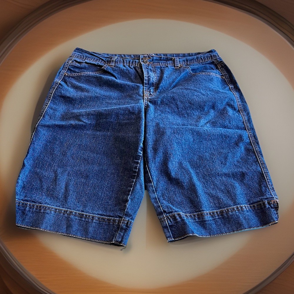 BANDOLINO BLU Women Jean Shorts Stretch Blue Denim Dark Wash Mid Rise Size 16W