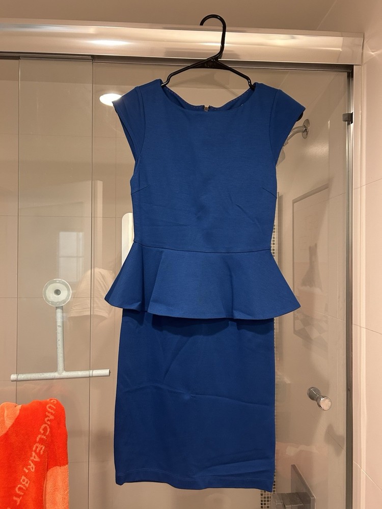 Alice + Olivia June pleated peplum dress blue Size 2