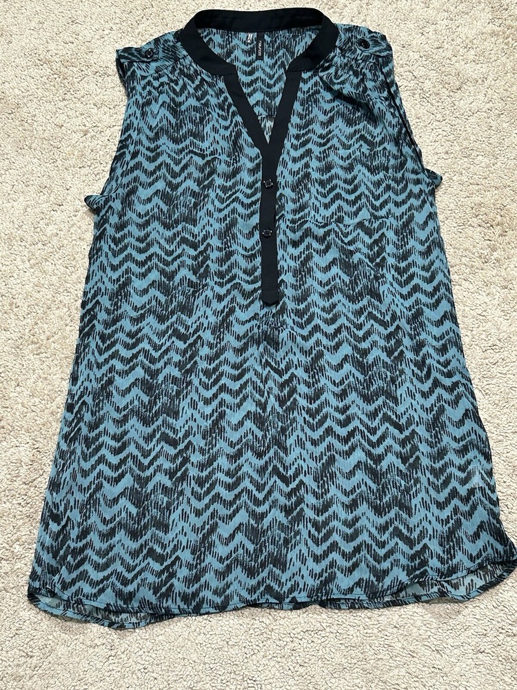 Maurices Womens Shirt Size Small Multicolor 1/4 Button Classic Dressy Flowy
