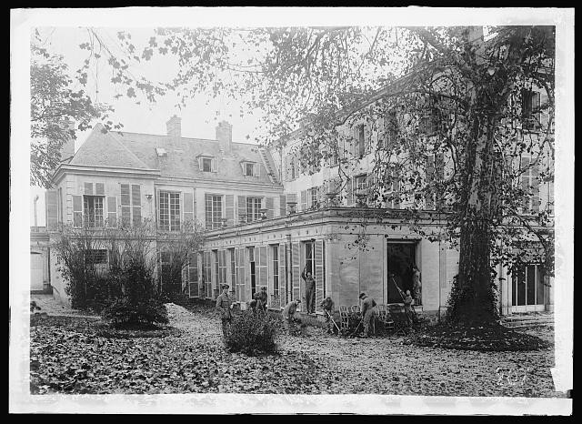 Photo:Plessis-Robinson France 1918 Hachette Tuberculosis Hospital