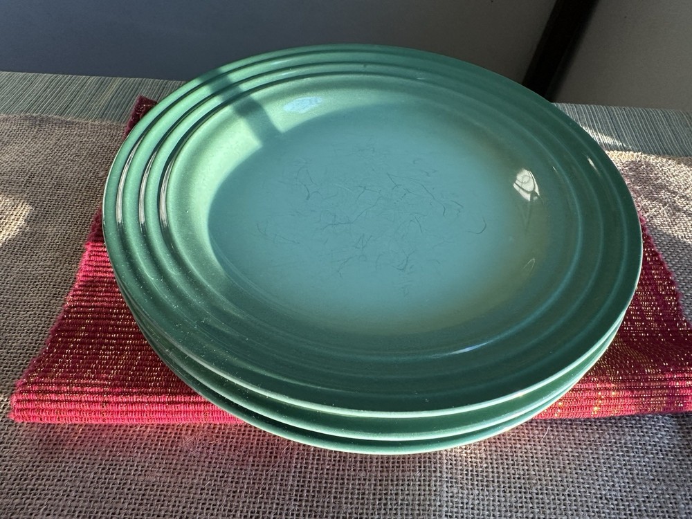 Le Creuset Bamboo Green Side Plates 10” Bamboo Green Used Condition