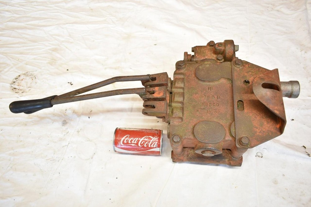 Vintage Allis Chalmers D17 D19 3-Spool Hydraulic Loader Valve for AC Tractors
