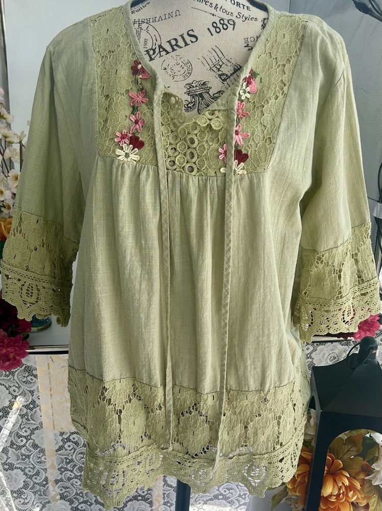 Women's  XL cottage,core Green Linen Embroidered Lace Trim VNeck 3/4 Sleeve  top