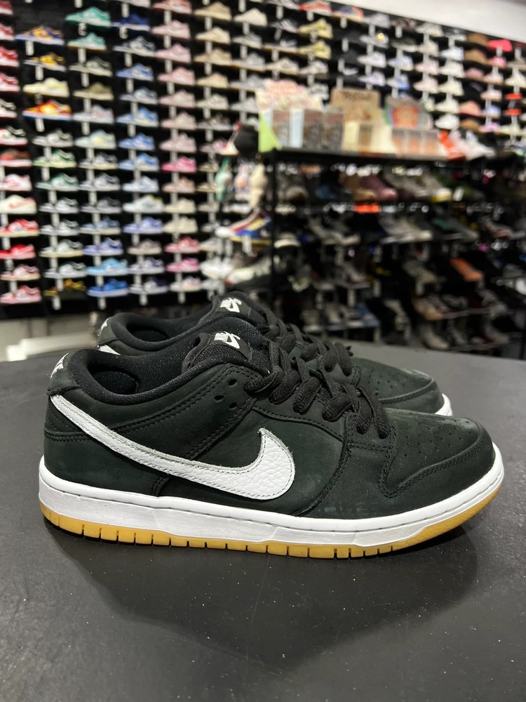Size 7.5 - Nike Dunk Low SB Black Gum - PREOWNED