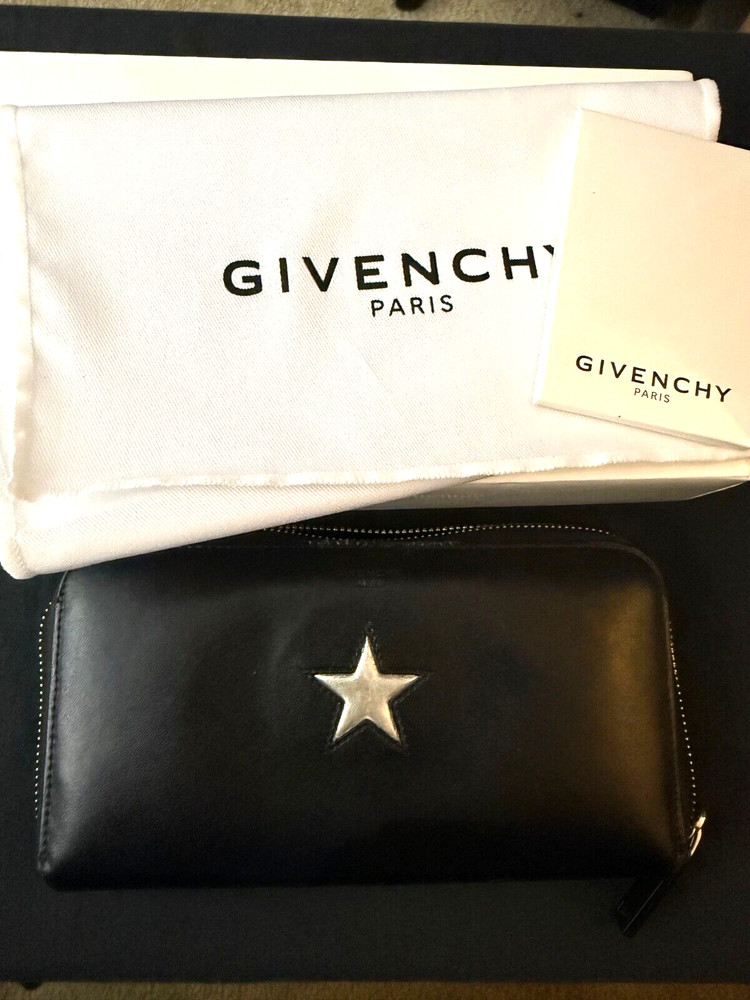 Givenchy Black Leather Long Wallet/Pre-Loved!!