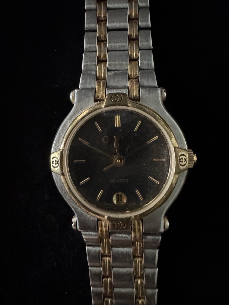 Accurate Gucci Women’s Watch 9000L Stainless And Gold Vintage New battery.-image
