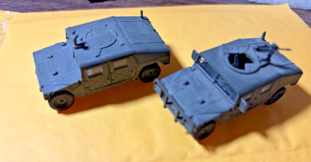 Roco minitanks 478/557 HUMVEE armament carrier  iima35   1/87