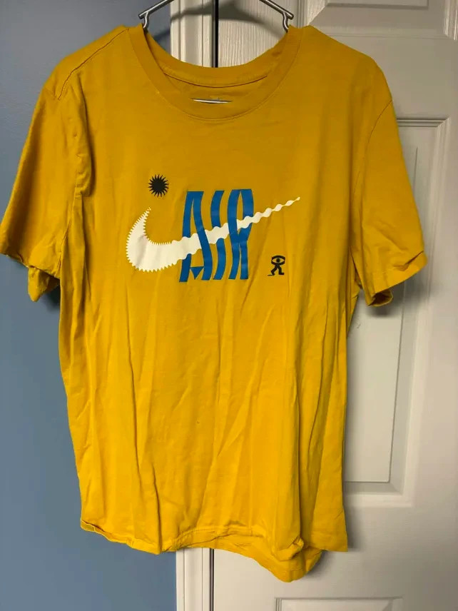 Nike Air Adult's Large Loose Fit XL Yellow T-Shirt