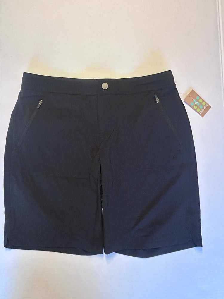 NWT Title Nine Women’s Rogue Shorts Black 9” Size 6