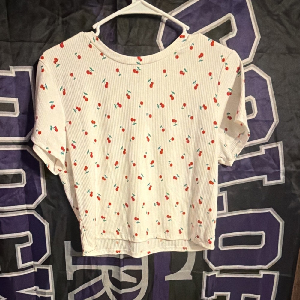 PI by J White Cherry Print Knit Short Sleeve Crew Neck T-Shirt L Pullover