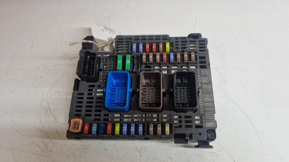 CITROEN DS4 MK1 2013 FUSE BOX 1.6L DIESEL DV6C (9HD) 9807428080