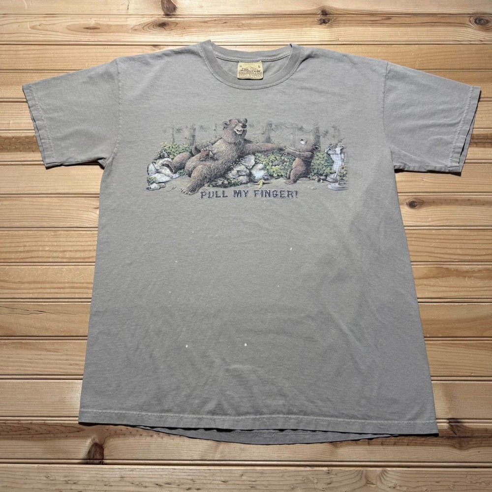 Vintage Y2K Pull My Finger Bear Forest Wildlife Outdoor Graphic Shirt USA Large