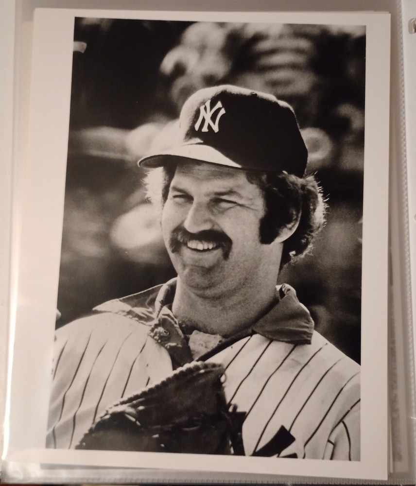 Thurman Munson New York Yankees Baseball 8x10 Glossy Black and White Photo Vtg