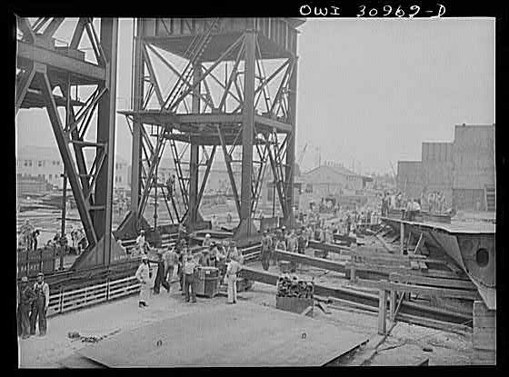 Photo:Beaumont Texas 1940s Pennsylvania Shipyards Workers Leaving Shipyard
