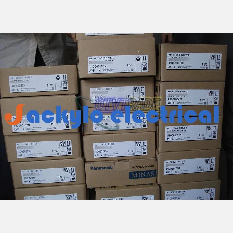 ONE Panasonic SERVO MOTOR MSMA011C1Q NEW