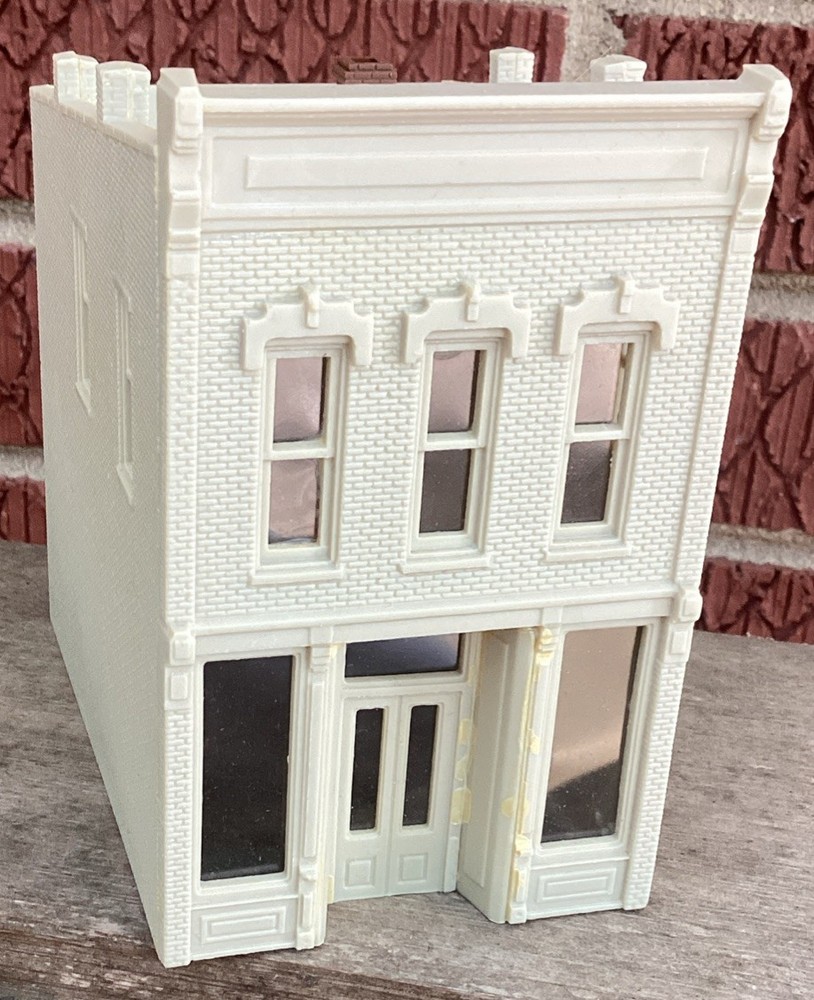 DPM Design Preservation Models 101, Kelly's Saloon Structure  HO Scale BUILT