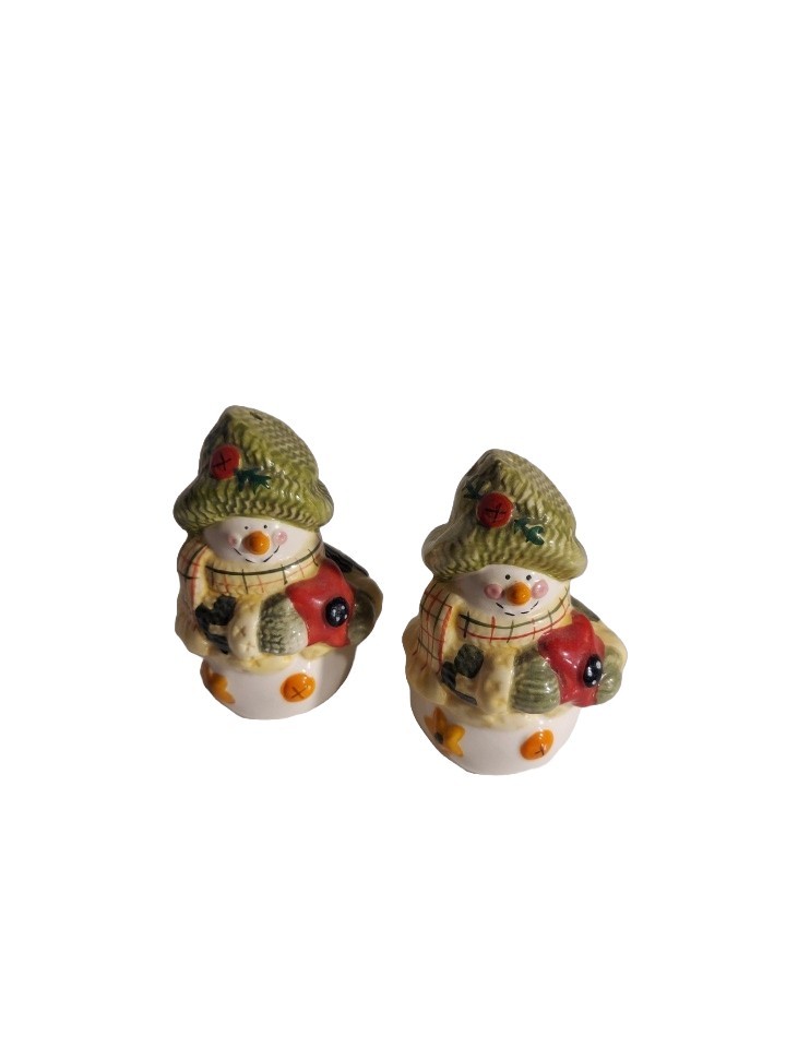 Snowman Christmas Salt And Pepper Shakers ~ Free Shipping