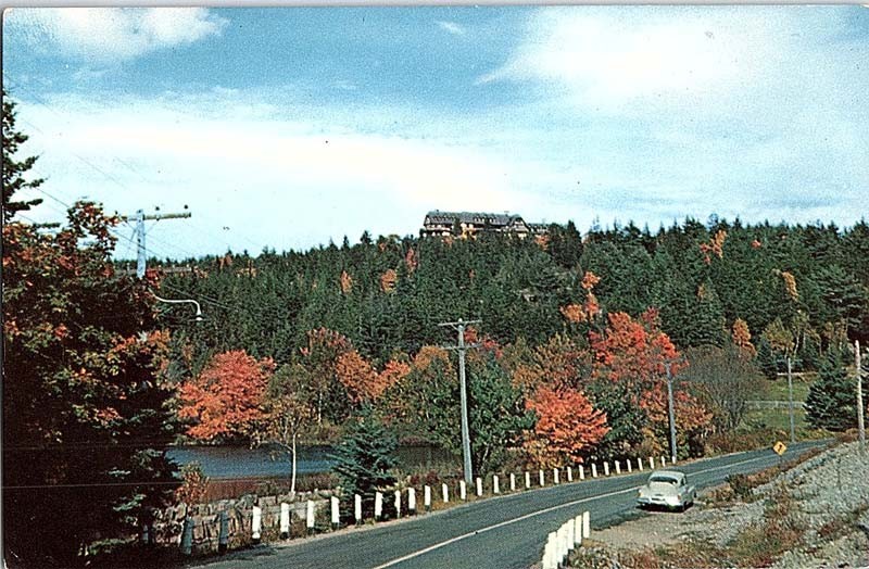 Postcard HOUSE SCENE Belfast Maine ME j/11 AJ5199
